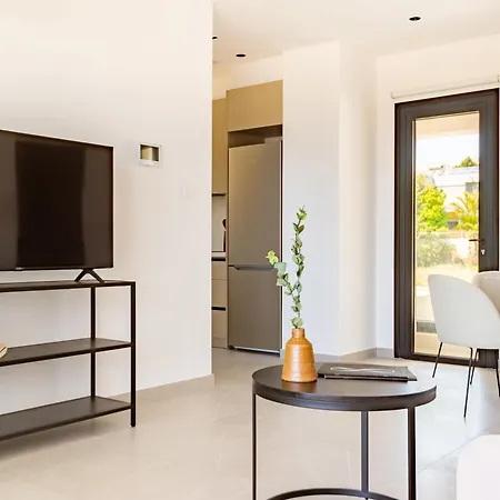 Sanders Eduardovich Apartment Limassol