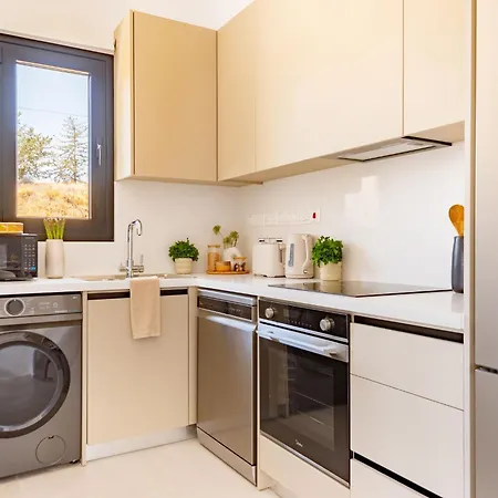 Sanders Eduardovich *