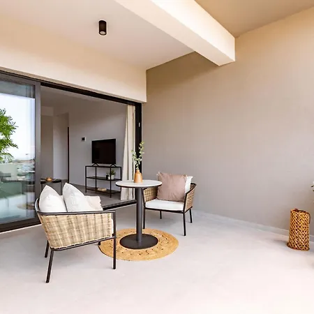 Sanders Eduardovich *