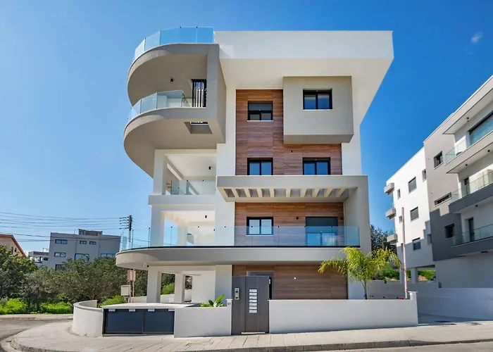 Sanders Eduardovich * Limassol