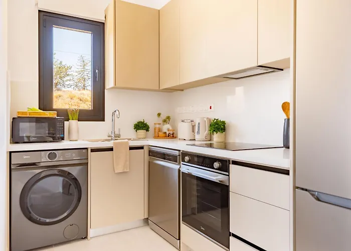 Sanders Eduardovich *